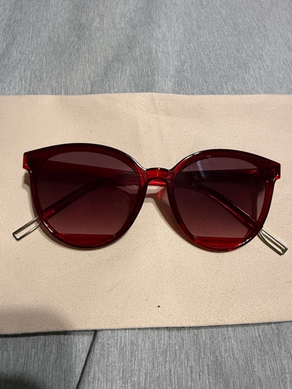 Red Cat-Eye Women's Sunglasses - Unbranded